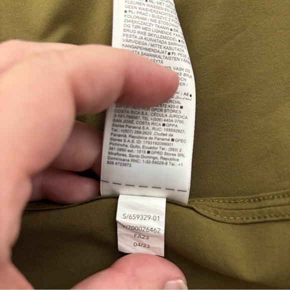 Athleta Women's Green Sleeveless Athletic Workout Running Shirt Top Medium Green - Picture 6 of 8